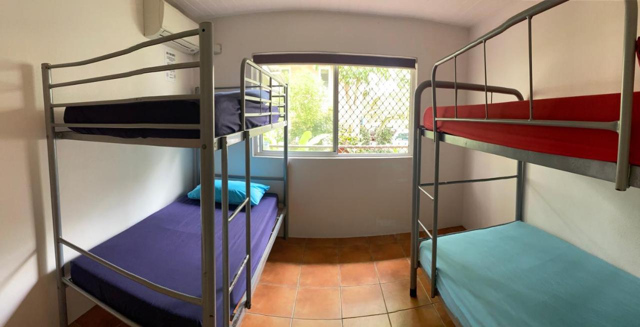 Dolphins Backpackers Hostel Съншайн Бийч Екстериор снимка